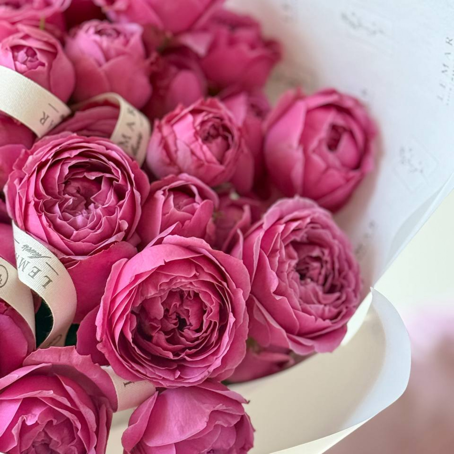 Монобукет из кустовых роз 272